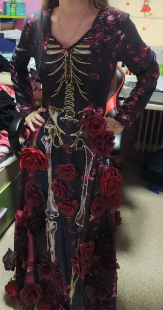 Vestido carnaval con pendientes y collarin