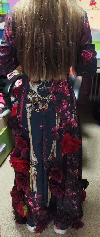 Vestido carnaval con pendientes y collarin