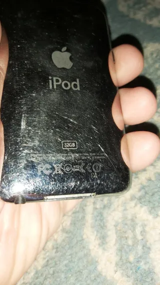 iPod Touch 32GB + Base Carga Blanca