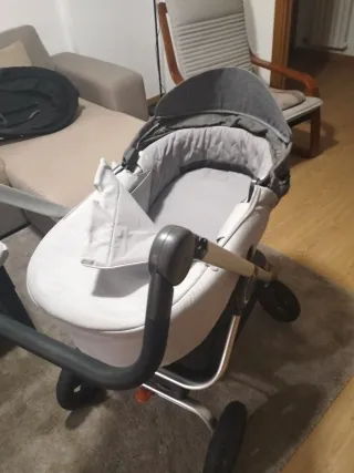 Carro Bebé con Capazo y Maxi-Cosi marca Stokke