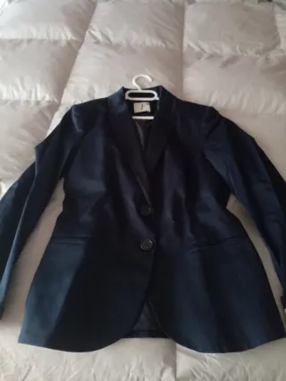 Americana azul marino con forro de rayas