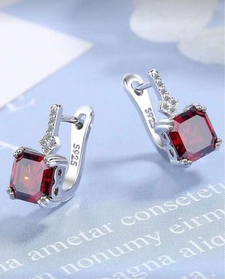 Orecchini in argento 925 con zirconi e pietra ross