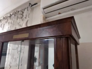 Vitrina madera y cristal