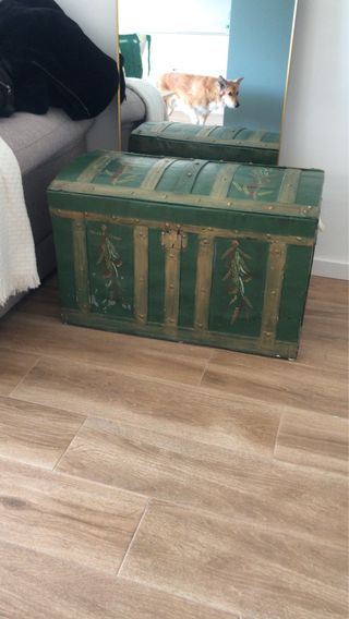 Baúl antiguo de madera