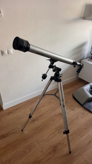 Telescopio con trípode