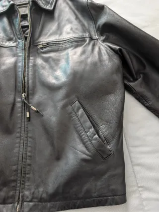 Chaqueta de cuero negra