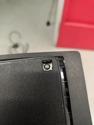 PlayStation 3 Negra, Mandos Inalámbricos y Juego.