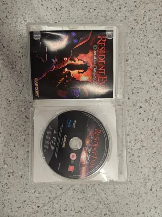 PlayStation 3 Negra, Mandos Inalámbricos y Juego.