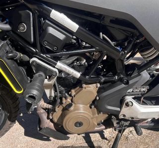 Husqvarna Svartpilen 401 - Año 2022