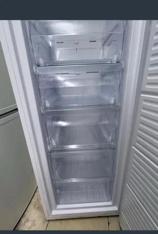 Congelador Indesit A+ No Frost 5 Cajones