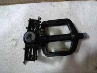 Pedales de bicicleta de aluminio
