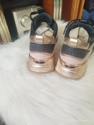 Zapatillas Michael Kors Originales Negro/Dorado