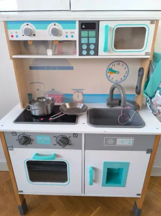 Cocinita de madera infantil