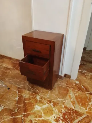 Mueble auxiliar madera maciza.Con 3 cajones