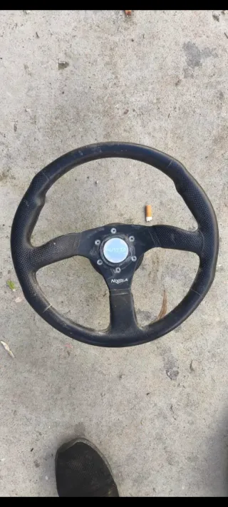 Volante deportivo Satta Nivola