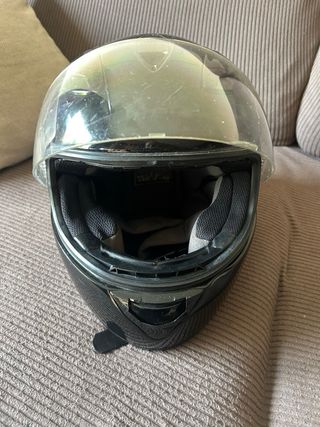 Casco de moto negro