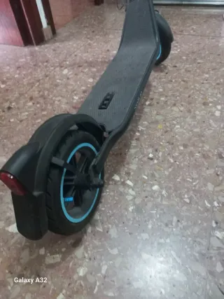 Patinete Eléctrico Gris osado moy poco