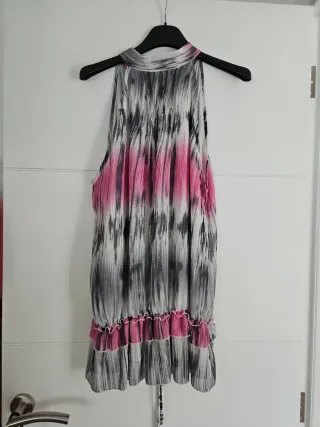 Blusa halter multicolor con volantes