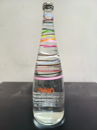 Botella Evian Paul Smith Edición Limitada