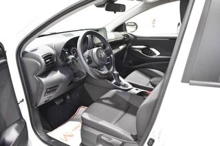 Toyota Yaris 1.5 HYBRID 116H BUSINESS