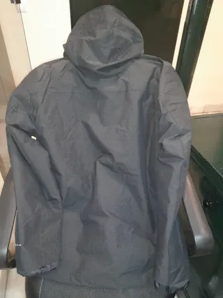 Chaqueta Columbia Negra con Plumifero