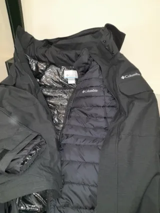 Chaqueta Columbia Negra con Plumifero