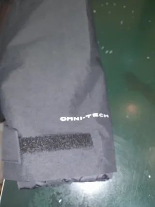 Chaqueta Columbia Negra con Plumifero