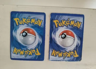 Figuras: Pikachu y Raichu + Cartas + Bola Pokémon