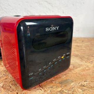 SONY DIGICUBE ICF-C101W ROSSA