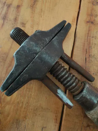 Pinza chiave martello antica