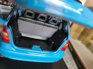 Maisto Mercedes-Benz A-Class 1997 1:18 Impecable