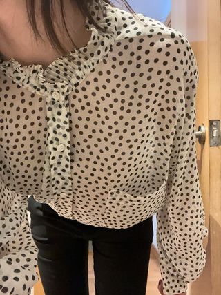 Camisa Zara lunares elegante