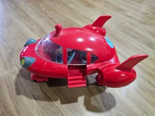 Nave espacial Little Einsteins con figuras