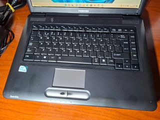 Toshiba Satellite 15.4 SSD Rápido Win 11