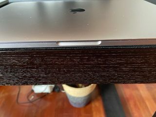 MacBook Pro 15 2017. Tiene los puertos dañados.