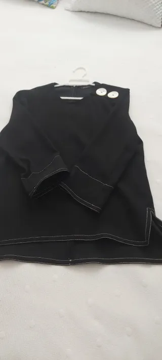 Blusa Zara Negra Botones Hombro