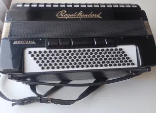 Acordeón Royal Standard Montana