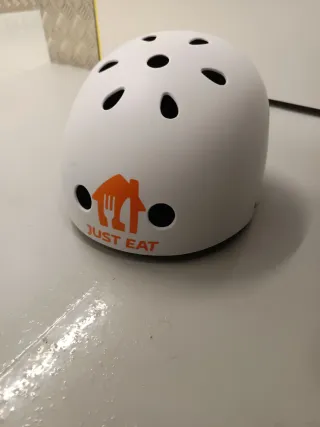 Casco bici / patinete urbano ligero como nuevo