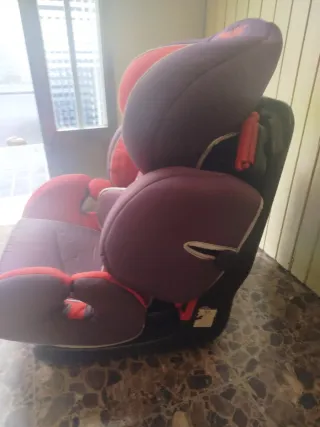 Silla de coche infantil púrpura y rosa