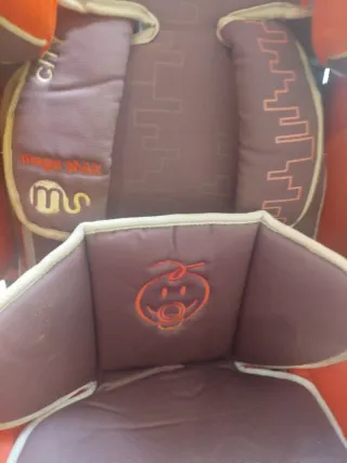 Silla de coche infantil púrpura y rosa