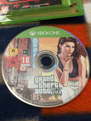 Red Dead Redemption 2 XBOX ONE (2 dischi) e GTA 5