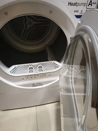 Secadora WINIA Heatpump 8KG A++