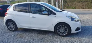 Peugeot 208 2016