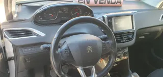 Peugeot 208 2016