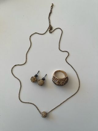 Set di gioielli dorati