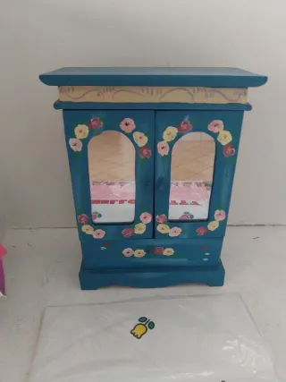 Set giochi bimba: armadietto, borsetta, cerchietti