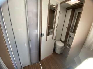 Autocaravana integral !!! SEMINUEVA !!! Cama isla