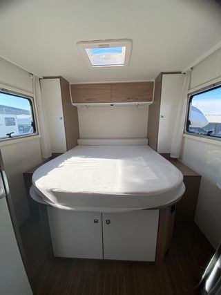 Autocaravana integral !!! SEMINUEVA !!! Cama isla