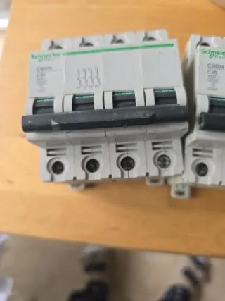 Lote 4 Schneider Electric C60N C40 Interruptor