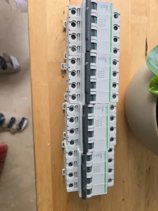 Lote 4 Schneider Electric C60N C40 Interruptor